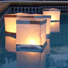 Úszó vizi lampion (Fehér kocka-arany széllel)